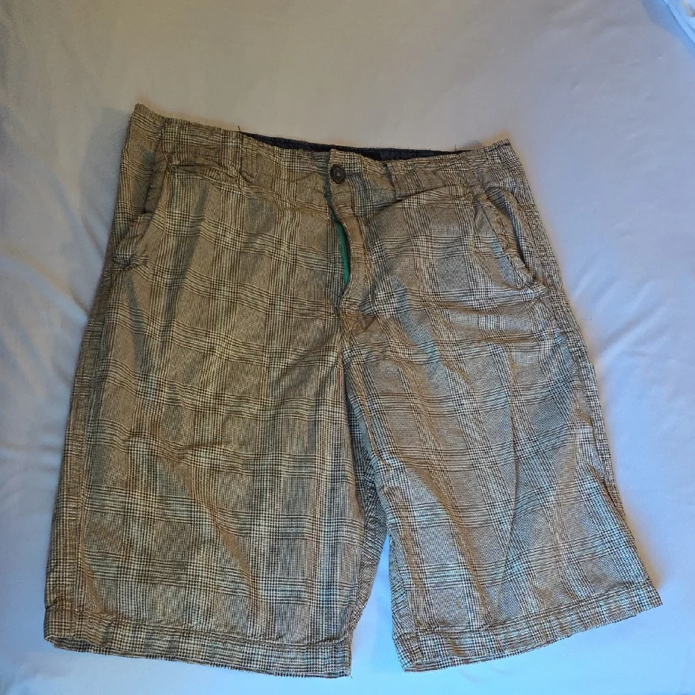 Men's Plaid Tan Shorts